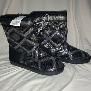 Black and Silver Sparkly Aztec Winter Fur Boots